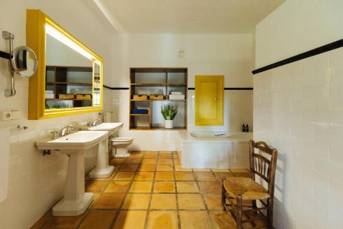 A bathroom at Casa Jable Anne