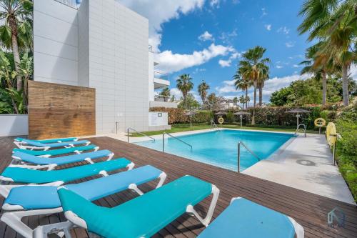 Newly Built 3 BDRM Lavish Penthouse Next to Beach