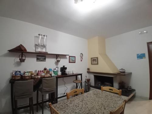 Η κουζίνα ή μικρή κουζίνα στο Luna Reale Relais e Suite