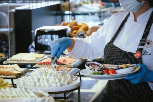 Jídlo v hotelu nebo okolí