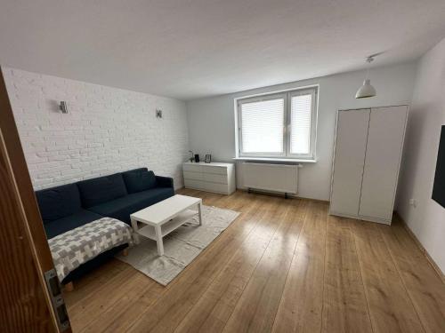 Spacious 3city Apartment with Two Bedrooms and Desk by Noclegi Renters