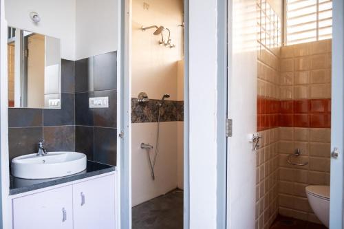 Ένα μπάνιο στο Stopover Backpackers Stay