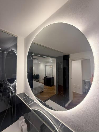 Ένα ή περισσότερα κρεβάτια σε δωμάτιο στο East West Room