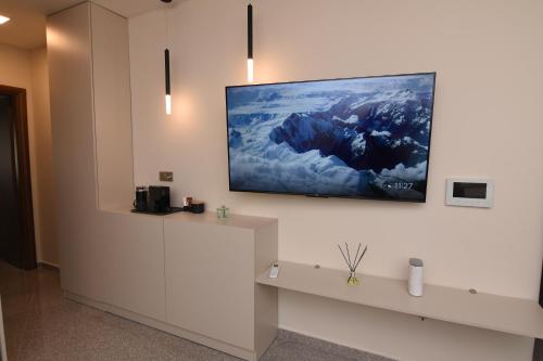 Thea Dora 10b luxe stay