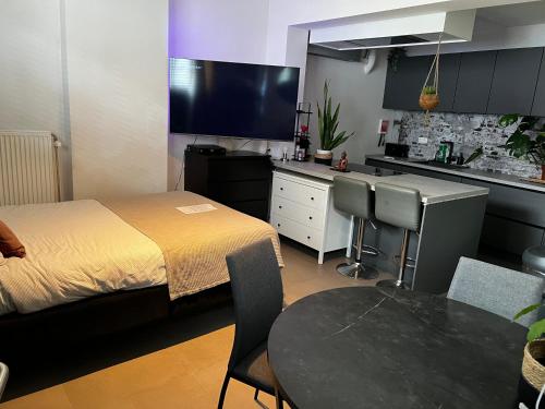 Kuchyň nebo kuchyňský kout v ubytování Cosy Boutique hotel leuven - self check in with airco !!!