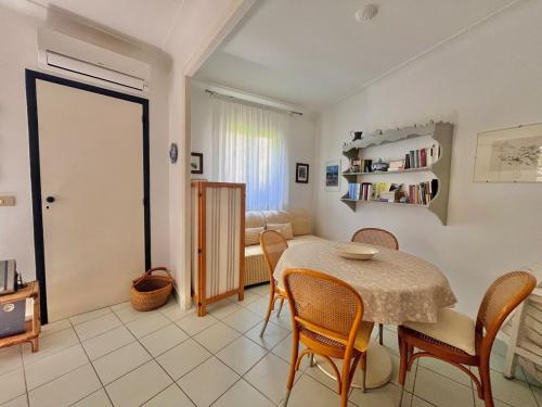 Two rooms near Martinez