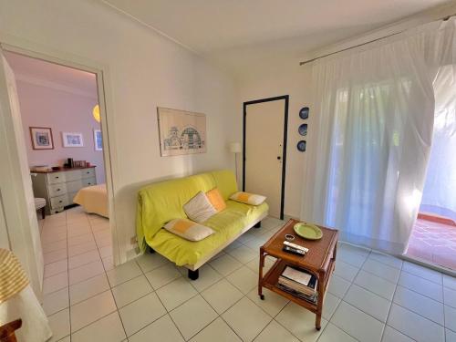 Two rooms near Martinez