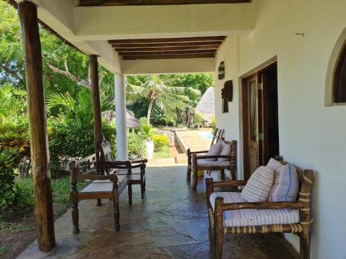 Taman di luar Private 4 Bedroom Villa in Diani