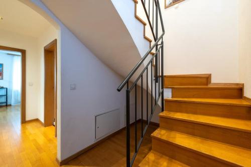 Φωτογραφία από το άλμπουμ του Duplex cosy appt, top location στο Σεντ Μόριτζ