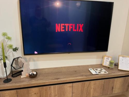 Televisyen dan/atau pusat hiburan di 5D apartment