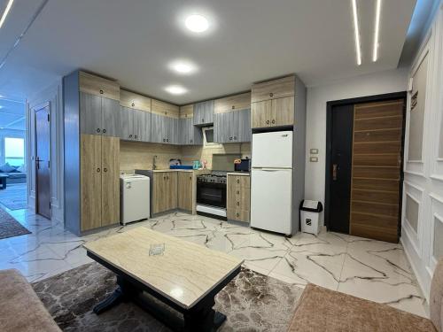 Una cocina o cocineta en Gleem Sea View 2