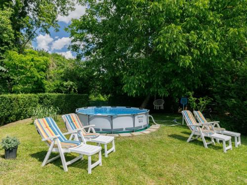 Bazén v ubytovaní Holiday Home Racz by Interhome alebo v jeho blízkosti
