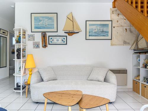 Holiday Home Ty Jeanne by Interhome