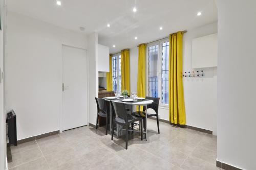 Heart of Paris 1BR-6P Le Marais 8 Free Netflix