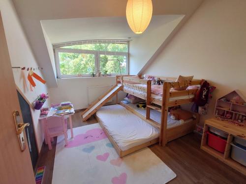 Postel nebo postele na pokoji v ubytování Belvárosi kikapcs!