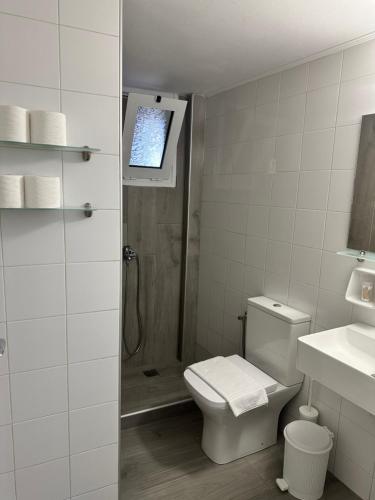 Elio C 1BDR Apt with Garden 1 min from the beach by Hospi photo 3
