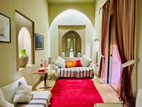 Istumisnurk majutusasutuses Exclusive and stylish 4-bedroom Riad with plunge pool