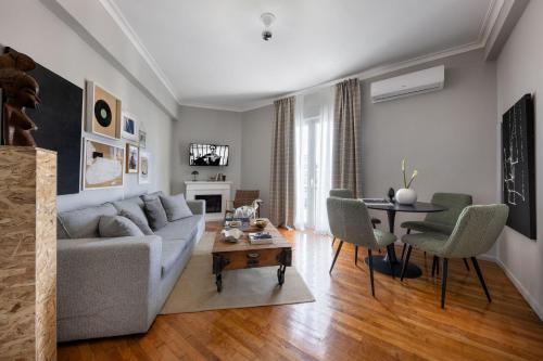 Χώρος καθιστικού στο The Apartment 09