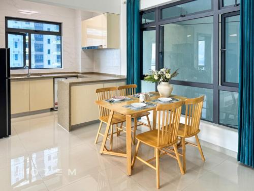 Η κουζίνα ή μικρή κουζίνα στο 2BR2B Hozem JB1908 Apartment Forest City