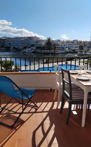 Magnifique vue piscine et canaux - WIFI FIBRE haut débit