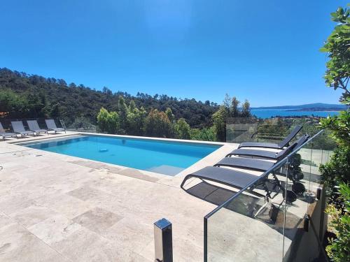 Photo de la galerie de l'établissement Villa familiale 4 ch. avec piscine, Les Issambres - FR-1-768-114, à Saint-Peïre-sur-Mer