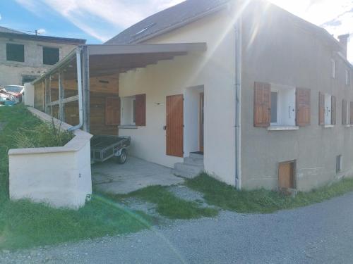 Cocon au milieu des montagnes