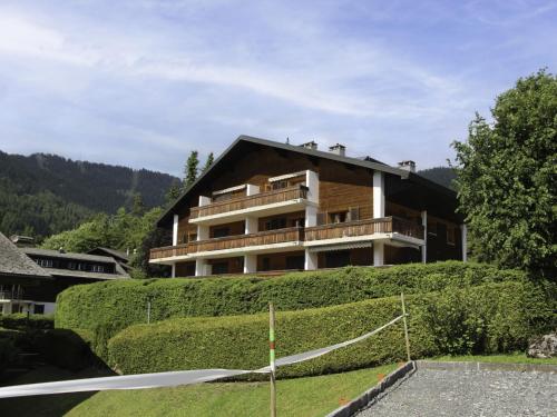 Apartment Montagnards 12 by Interhome