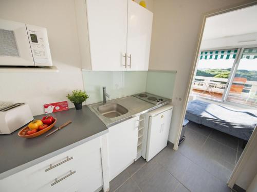 Studio Le Quai aux Fleurs-7 by Interhome