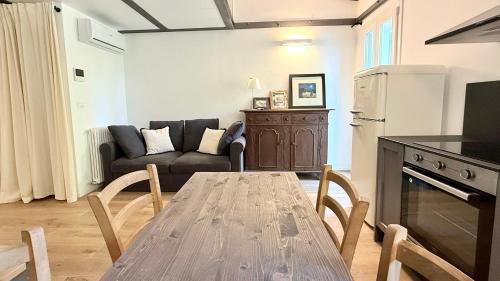 Imagen de la galería de SE165 - Senigallia, trilocale in centro con terrazzo e aria condizionata, en Senigallia