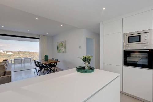 085 Modern Apartment in Trendy La Cala Golf Resort