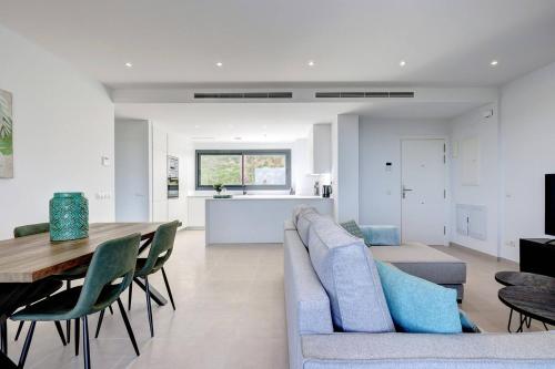 085 Modern Apartment in Trendy La Cala Golf Resort