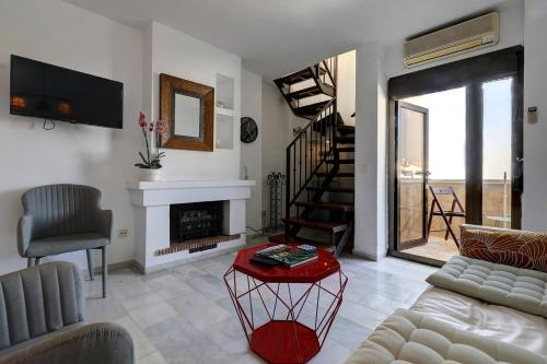 082 - Stunning Sea Views Beachfront Apartment