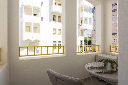 Flores 2Bedroom Apartment - Sea view Quarteira