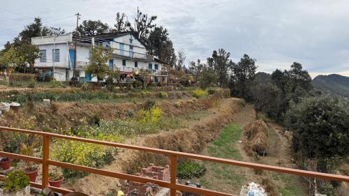 Φυσικό τοπίο κοντά σε αυτό το δωμάτιο σε οικογενειακή κατοικία