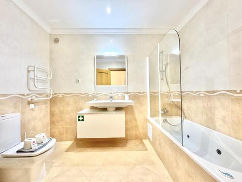 Vilamoura Beach Village 1 With Pool by Homing