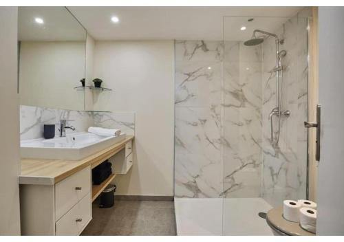 Studio Center of Paris Montmartre by Studio prestige