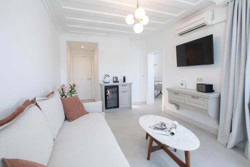Μια τηλεόραση ή/και κέντρο ψυχαγωγίας στο Lefko Hotel & Apartments