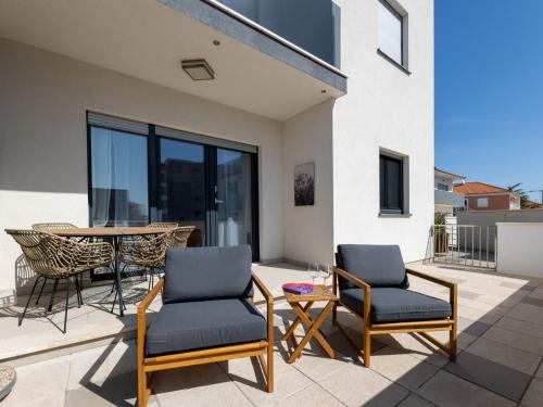 Apartment Sole by Interhome
