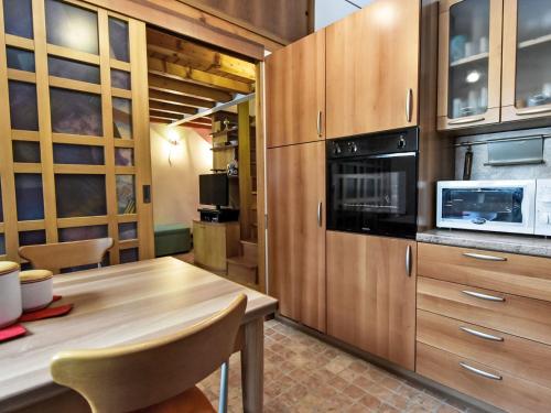 Η κουζίνα ή μικρή κουζίνα στο Apartment Cascata by Interhome