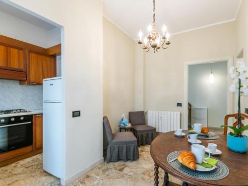 Η κουζίνα ή μικρή κουζίνα στο Apartment Decò by Interhome