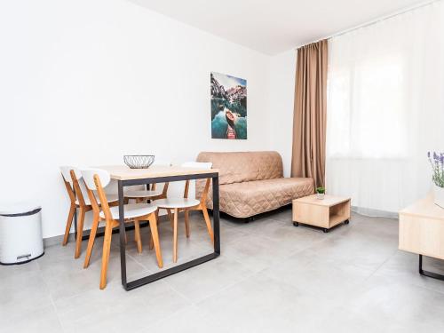 Apartment Medena-4 by Interhome