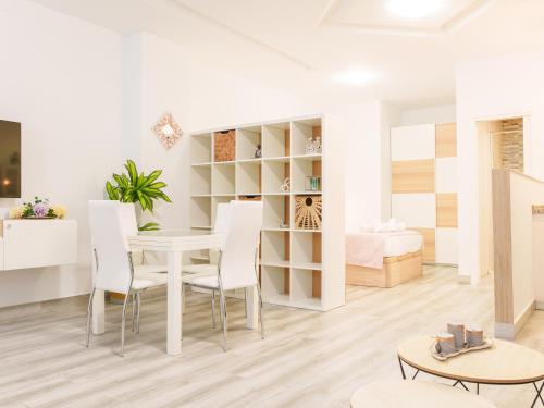 Sevilla Railway - Studio