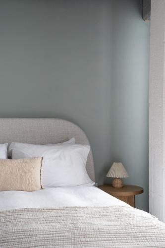 Katil atau katil-katil dalam bilik di Maison Sainte-Thérèse By Maisons & co