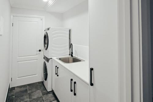 Fotografie z fotogalerie ubytování Tanderra - Spacious Central Wagga Townhouse v destinaci Wagga Wagga