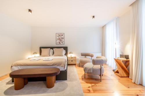 Luxurious Studio Retreat in Porto by LovelyStay