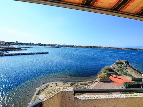 une vue sur une grande étendue d'eau dans l'établissement Apartment Les Marquises-4 by Interhome, au Barcarès