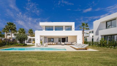 Luxury Villa in Marbella with Panoramic Sea Views & Large Garden