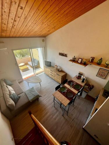 Quiet apartment and sea view