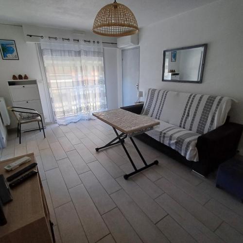 F1 à 5 minutes des plages et de la gare