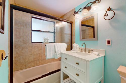 Phòng tắm tại Getaway on Gladiolus